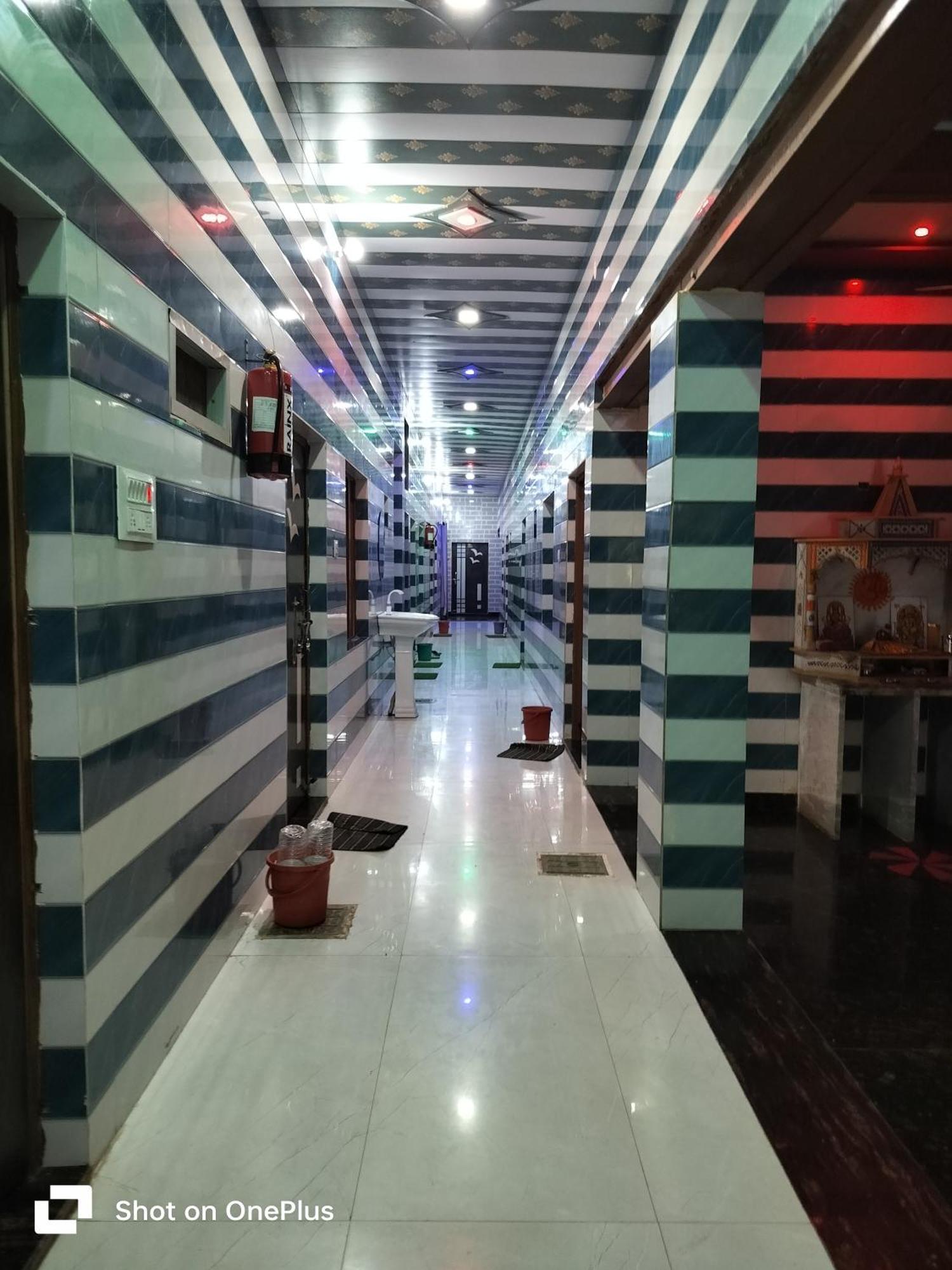 Hotel M&S Seva Sadan à Govardhan Extérieur photo